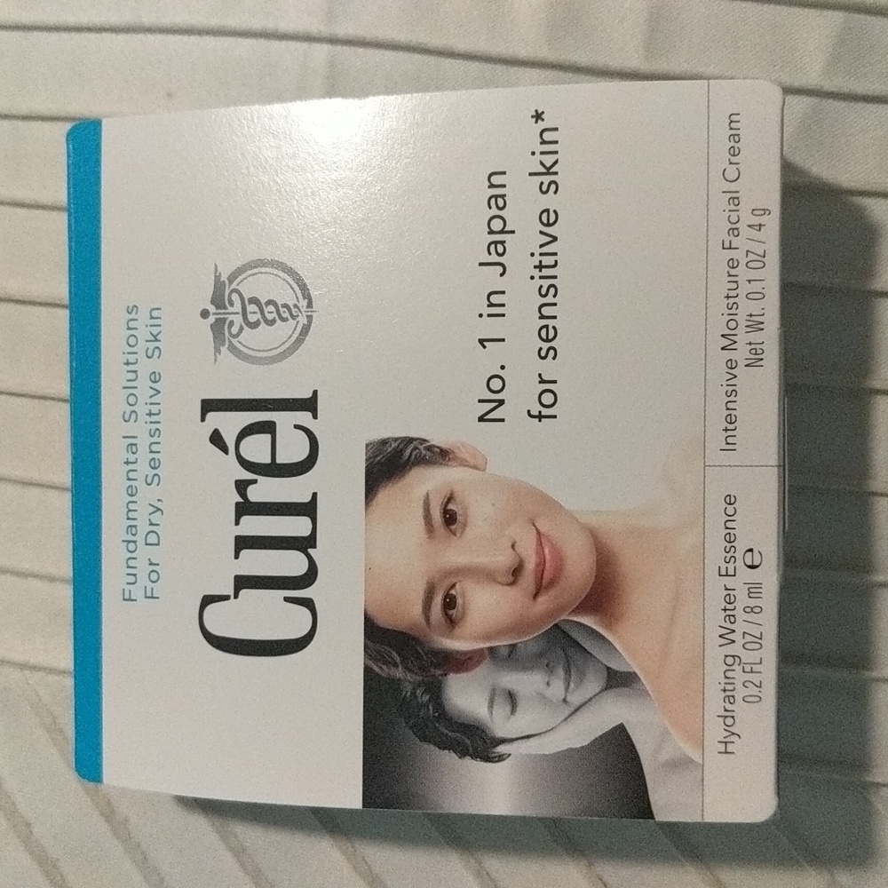 Hydrating Water Essence and Intensive Moisture Facial Cream